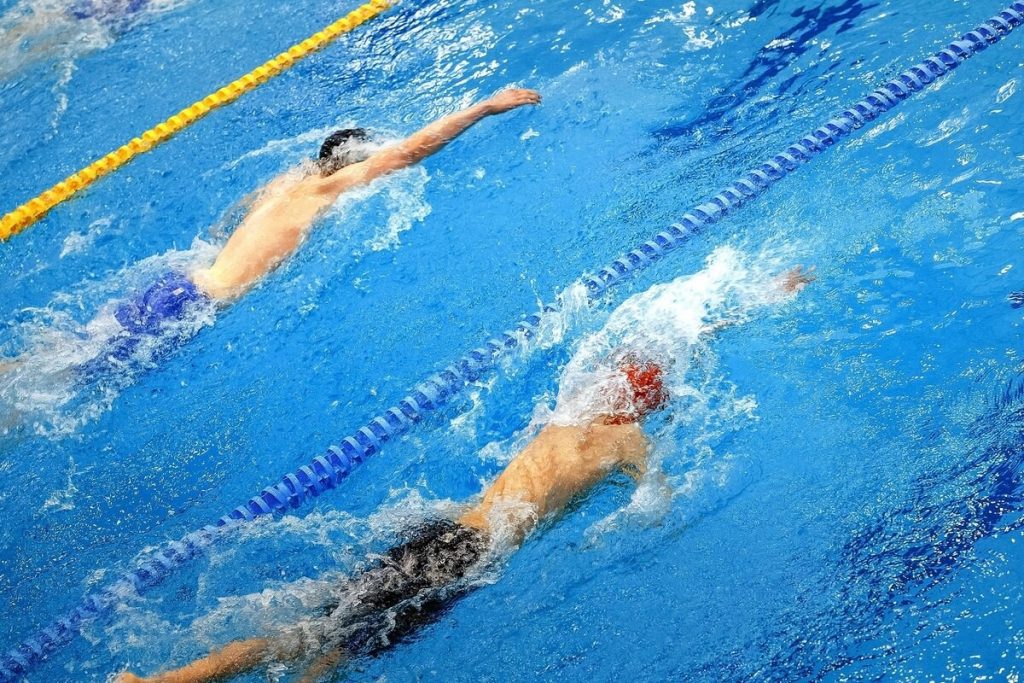 مقایسه عملکرد DEX و CEX