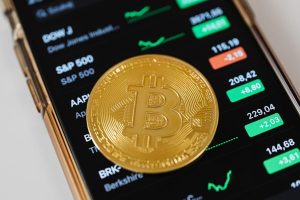 کاهش همبستگی بیت کوین با DXY